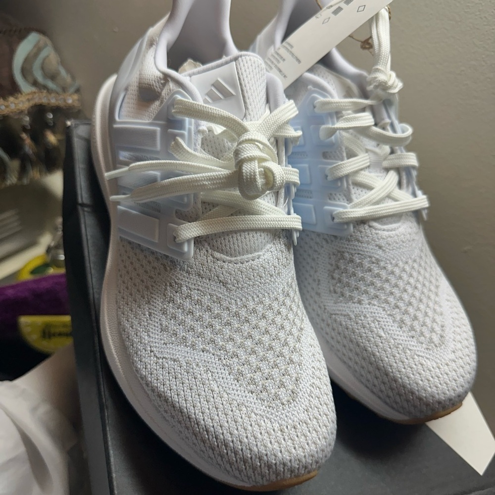 Adidas Ultra Dreams All-White Running Shoes - Picture 6 of 10